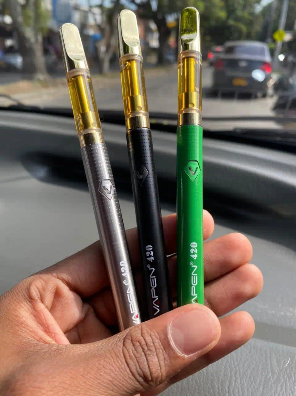 Vapen 420mAh 510 thread battery CBD vape pen in silver, black, and green colors.